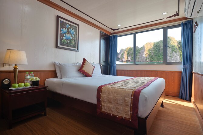 1 night Halong Bay Cruise-Titov Island,Surprise Cave,kayak,meals - Why one night is better than a rushed Ha Long Bay visit