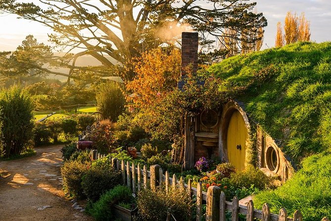 2 Day Waitomo Caves, Hobbiton Movie Set and Rotorua Tour from Auckland - Is $1,222.53 a fair price?