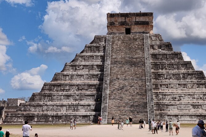5x1: Chichen Itza + Suytun & Ikkil Cenote + Buffet + Valladolid - Valladolid: a brief taste of colonial Yucatan