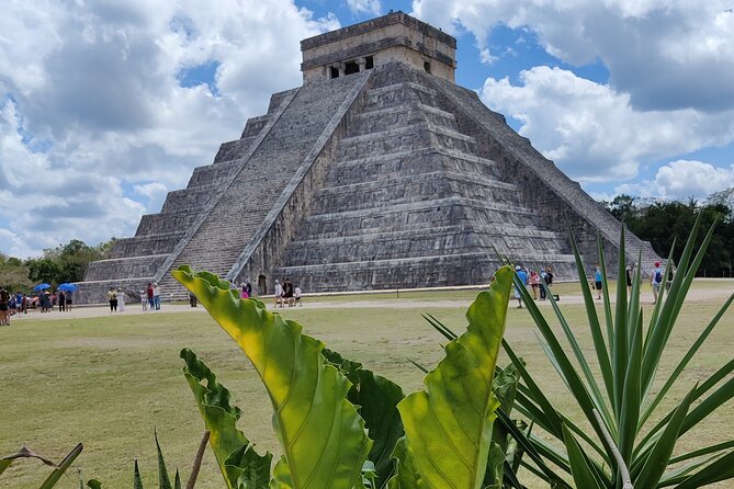 5x1: Chichen Itza + Suytun & Ikkil Cenote + Buffet + Valladolid - The early pickup sets the tone