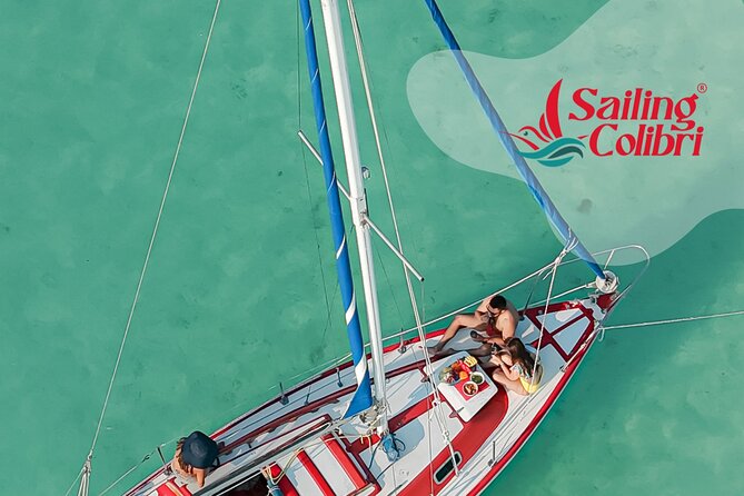 6hrs of Sailing in Bacalar Lagoon: discover Cenotes, Islands and Stromatolites. - What the crew adds to the experience