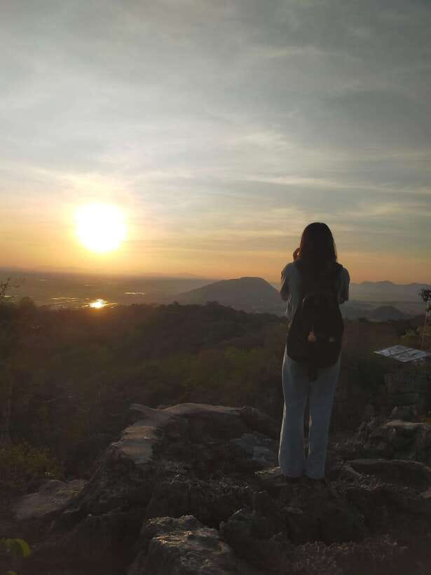 A Day TukTuk Bambootrain, Banan, Killing & Bat Caves, Sunset - Who should book this full-day tour