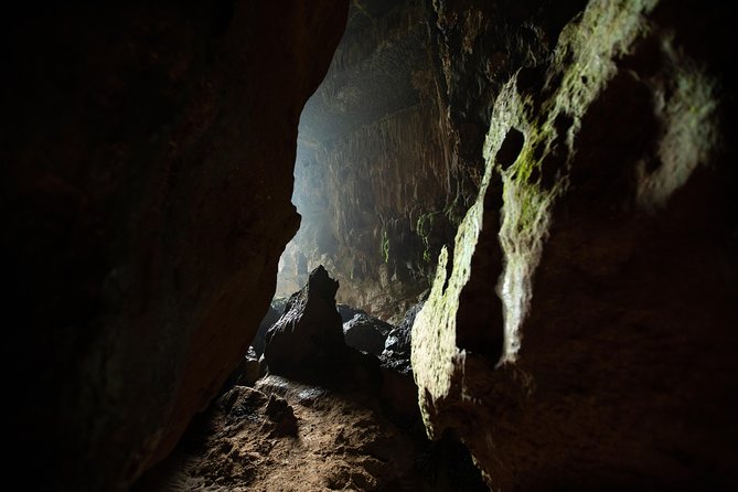 Abandoned Valley - Dark Cave exit, E Cave, Golden Cave- 2D1N - The walk to E Cave and its turquoise water