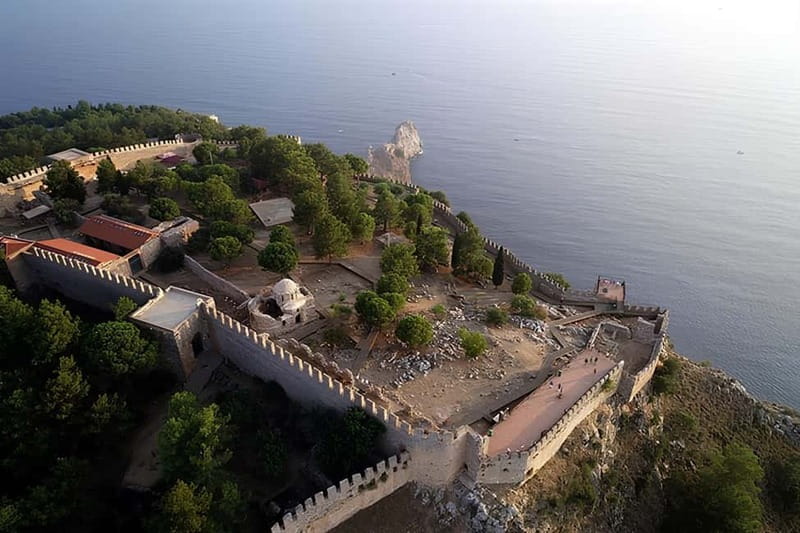 Alanya: Castle Sunset Tour, Damlatas Cave&Cable Car Options - Sunset, harbor lights, and the final viewpoint