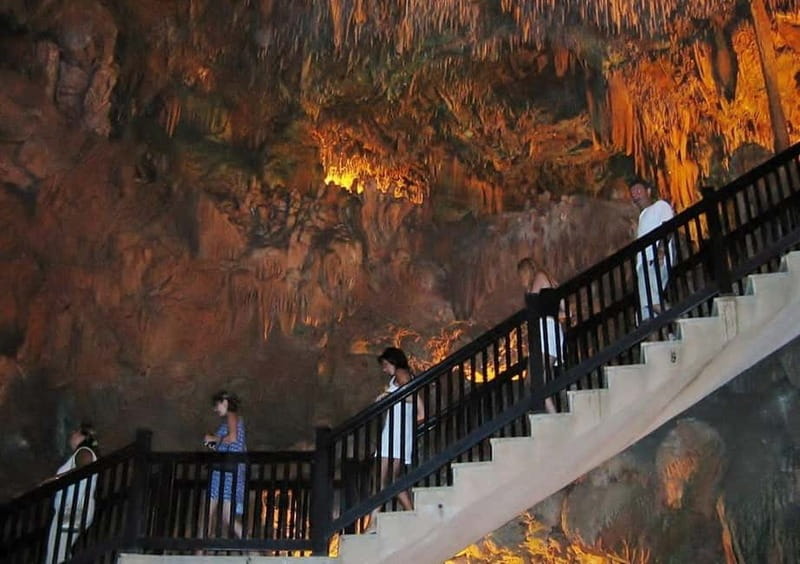 Alanya: Full-Day City Tour with Sunset Views, Beach, & Caves - City-center shopping and free time