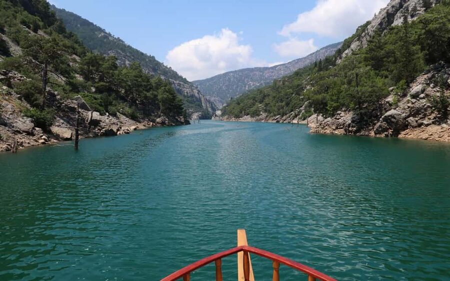 Alanya: Half Day City And Cable Car Tour To Castle And Cave - A guide can make the short schedule work better