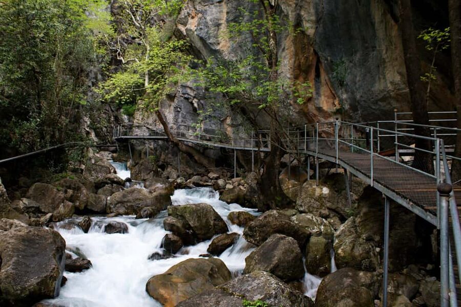 Alanya: Sapadere Canyon, Dwarfs Cave, and Alanya City Tour - The atmosphere: relaxed sightseeing with a lively twist