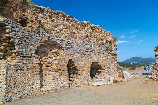 Alanya: Syedra Iotape Lie Cave and Antiochia Cragum Tour - Antiochia ad Cragum above the Mediterranean