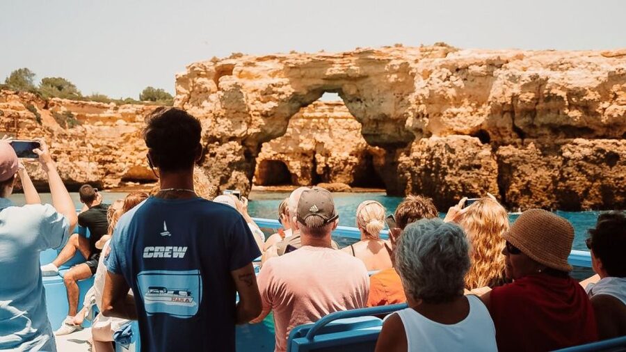 Albufeira: 2.5-Hour Dolphin Watching and Caves Trip - The return to Albufeira
