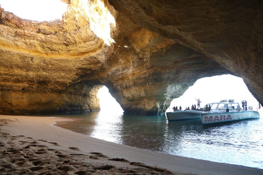 Albufeira: Caves and Coastline Catamaran Cruise to Benagil - São Rafael, Coelha, and the first coves