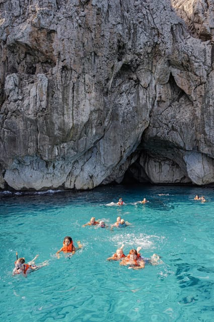 Alcudia: Pirate Cave, Parc Natural & Snorkel - Sailing out through Alcudia Bay