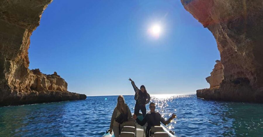 Algarve: Benagil Caves 2-Hour Private Tour - Ferragudo Lighthouse and the first coastal landmarks