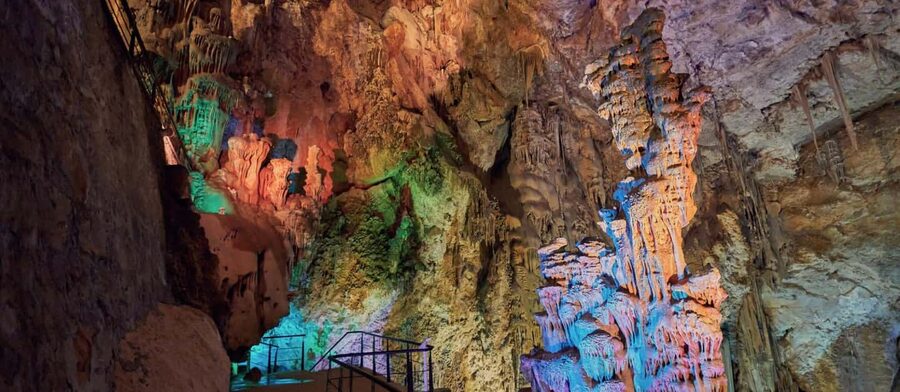 Alicante Santa Pola: Canelobre Caves, Busot, and Villajoyosa / Max. Group Size: 4 - What the four-person BMW changes
