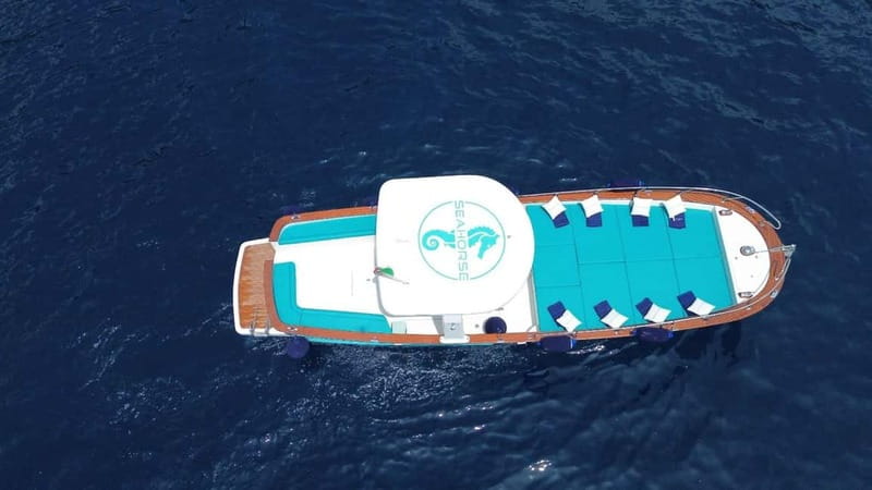 Amalfi: Boat Adventure Caves, Beaches, Snorkeling & Positano - The crew and the feel on board