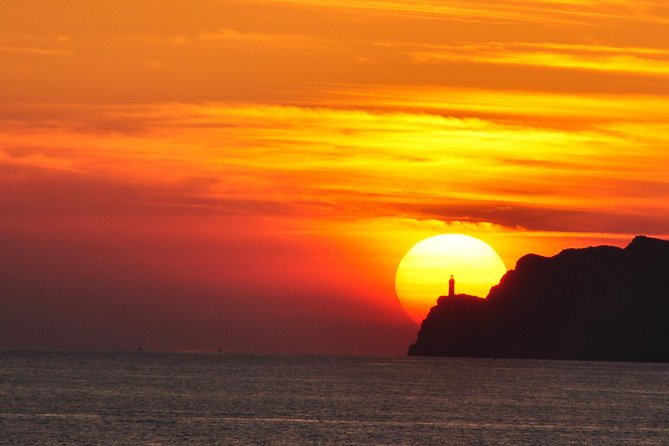 Amazing Sunset Tour around Capri coast and grottoes with Aperitif - Key points to know before you book