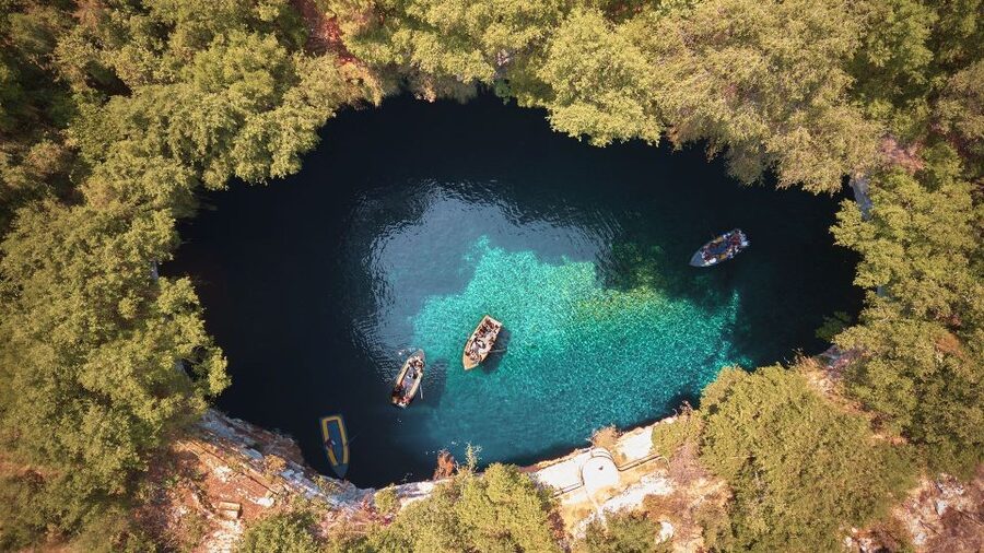 Argostoli: Melissani & Drogarati Cave Tour with Wine Tasting - A compact taste of Kefalonia’s best-known sights