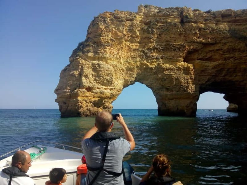 Armação de Pêra: Benagil and 10 Best Caves Guided Boat Tour - Praia da Cova Redonda and the first rock formations