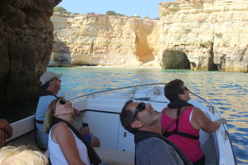 Armação de Pêra: Benagil and 10 Best Caves Guided Boat Tour - What the guide adds to the trip