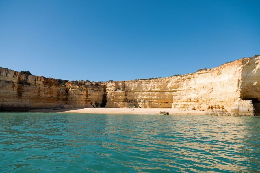 Armação de Pêra: Benagil Caves and Secret Beaches Boat Trip - Why the guides matter so much