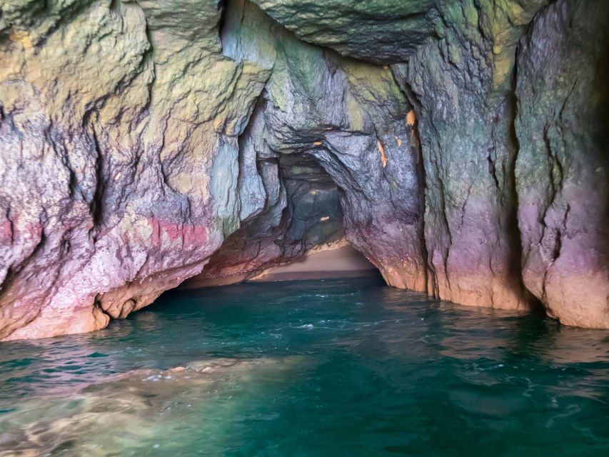 Armação de Pêra: Benagil Caves and Secret Beaches Boat Trip - The first stretch: Beijinhos and Cova Redonda