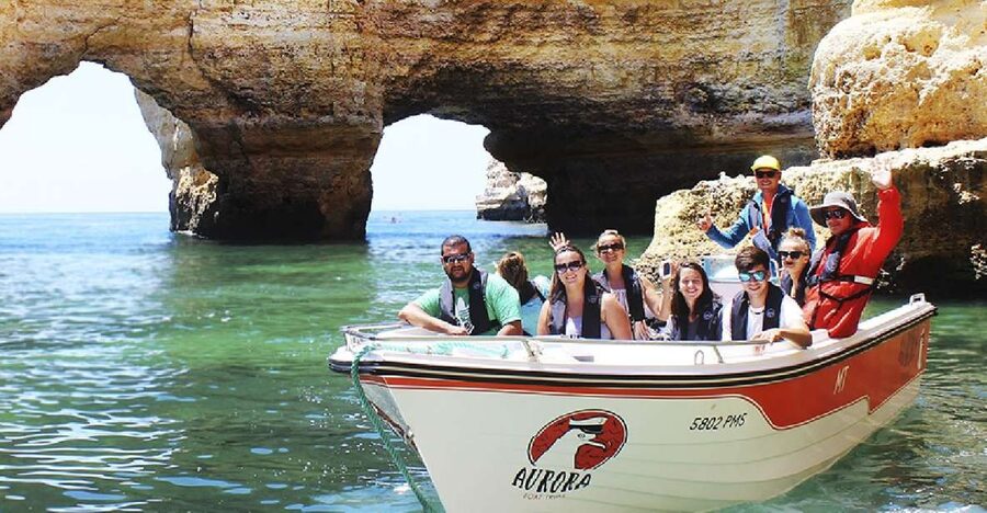 Armação de Pêra: Guided Boat Tour of Benagil's 15 Best Caves - What the guide adds to the views