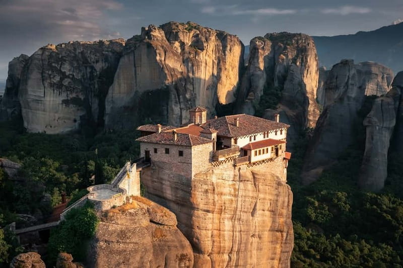 Athens: Meteora Monasteries Day Trip with Caves and Lunch - Stairs, clothing, and the pace of the afternoon