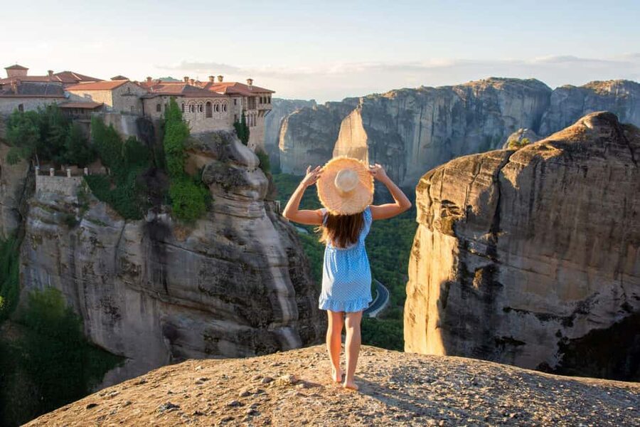 Athens: Meteora Monasteries, Hermit Caves & Seaside Escapes - Kamena Vourla: a better break than a highway service station