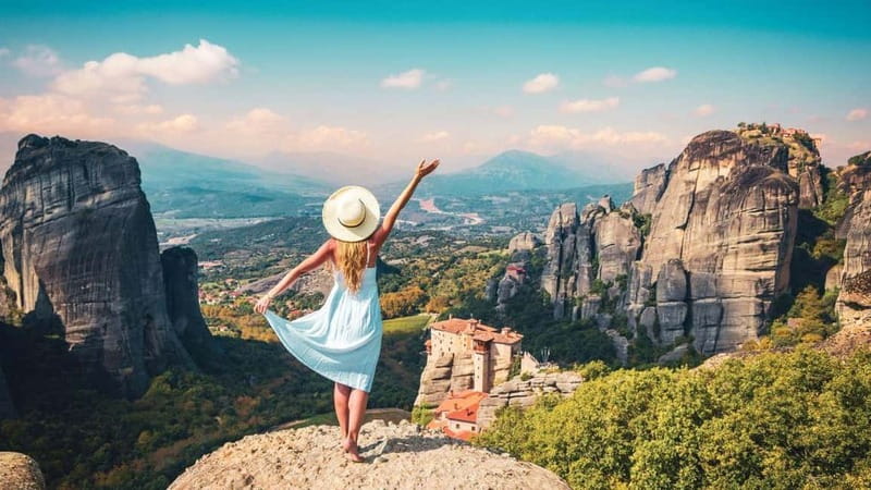 Athens to Meteora: Monasteries, Caves & Seaside Stopovers - Starting at St. Larissis and heading north