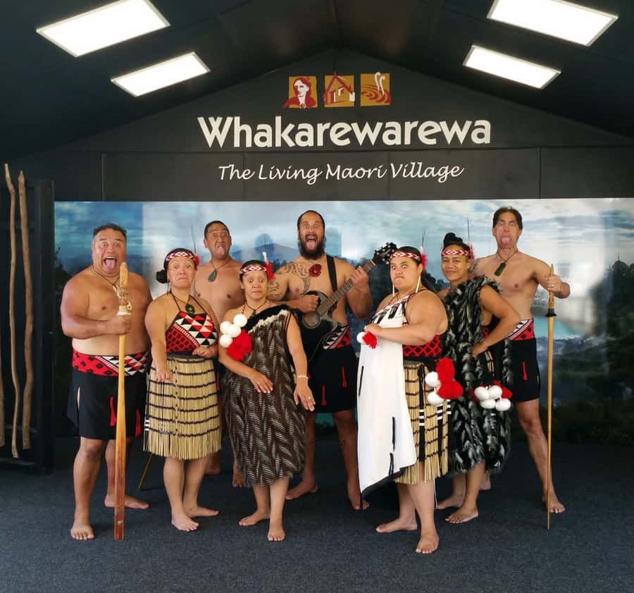 Auckland: Rotorua Māori Village & Waitomo Caves with Lunch - Two North Island icons in one very long day