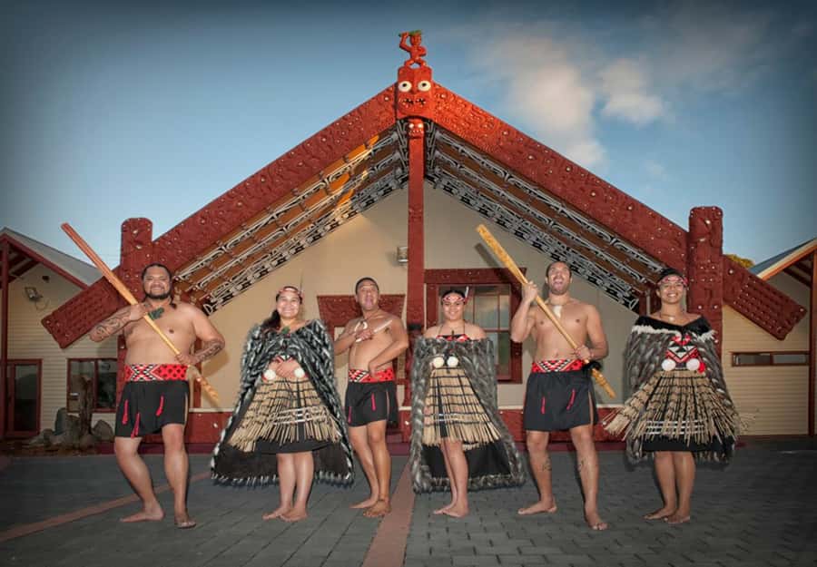 Auckland: Rotorua Māori Village & Waitomo Caves with Lunch - Whakarewarewa, where village life meets geothermal heat
