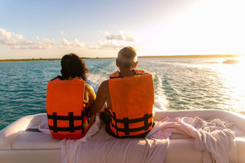 Bacalar: Private Boat Tour - Pirate Canal, Cenotes & Islands - Swimming and photographs at the Pirate Canal