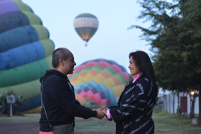 Balloon Flight + Breakfast in a cave + Pick up CDMX + Pyramids - Arrival coffee, registration, and the balloon launch