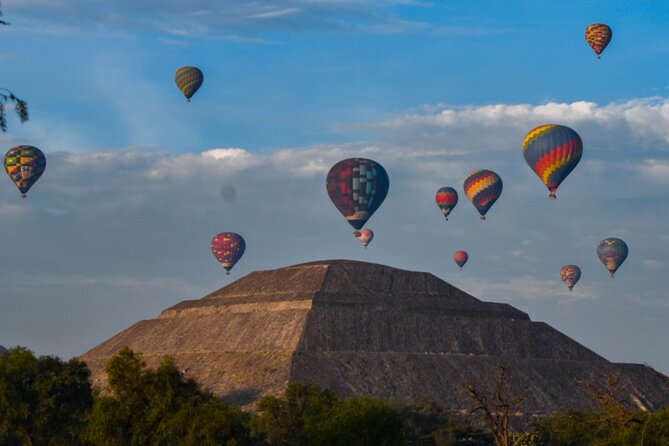 Balloon flight + pick up in CDMX + Breakfast in Cave + Teotihuacan - Who should book this morning
