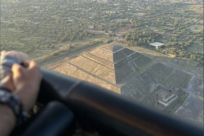 Balloon flight with breakfast in Cave and Pyramids tour from CDMX - Teotihuacan deserves more than a rushed hour