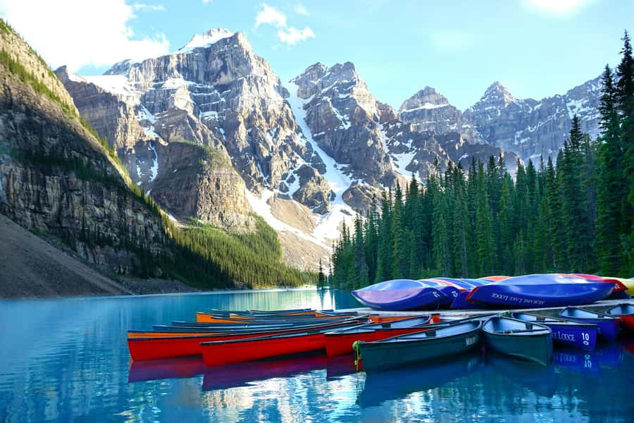Banff: Lake Louise, Moraine Lake, Gondola, Cave & Basin Tour - One day, several sides of Banff National Park