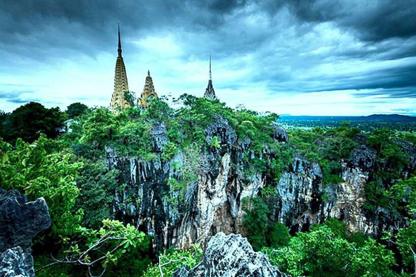 Battambang: Bamboo Train, Bat Cave, Killing Cave by Tuk Tuk - Why this Battambang day works so well