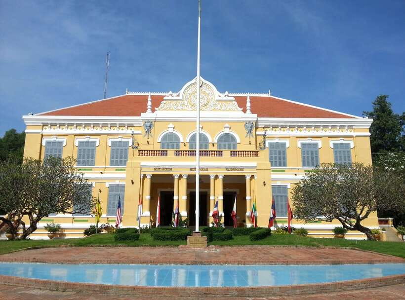 Battambang: Tuk-Tuk, Bamboo Train, Killing/Bat Caves, Sunset - Key points to know before booking