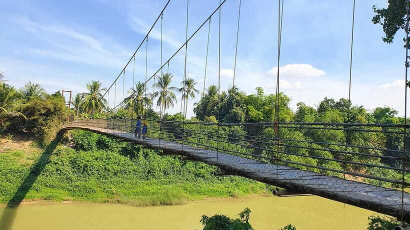 Battambang: Tuk-Tuk, Bamboo Train, Killing/Bat Caves, Sunset - The Bat Cave finale
