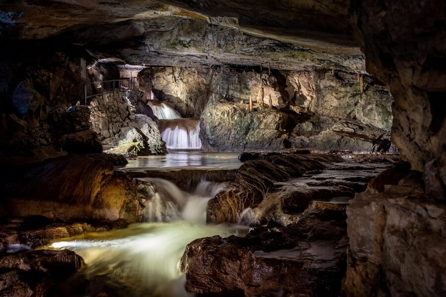 Beatenberg: Beatus Caves Entry Ticket with Museum - Walking the 1-kilometer cave route