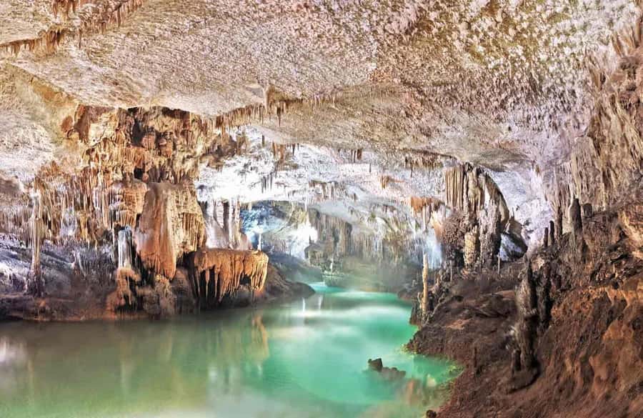 Beirut: Jeita Grotto, Harissa, Byblos group tour & Guide - Inside Jeita Grotto: Lebanon’s most striking natural stop