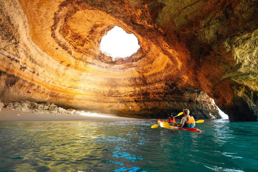 Benagil: Kayaking Tour to the Benagil Cave (Free Shower) - The guides make the difference