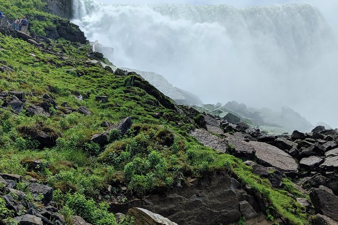 Best Niagara Falls US Tour W/Boat Ride, Cave & More Wonders! - A bakery stop and the pace of the day