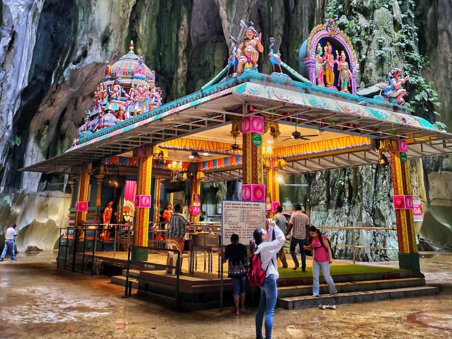 Best of Kuala Lumpur Tour with KL Tower & Batu Caves - Seeing Kuala Lumpur from the Petronas Twin Towers