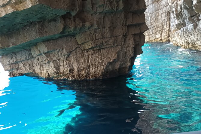 BLUE CAVE & 5 islands tour from Hvar - Why the Blue Cave is worth the early priority