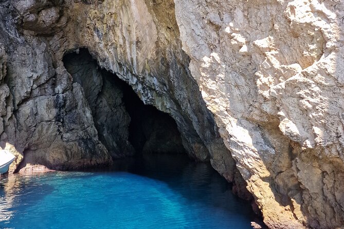 BLUE CAVE & 5 islands tour from Hvar - The Green Cave and the limits of a five-minute stop