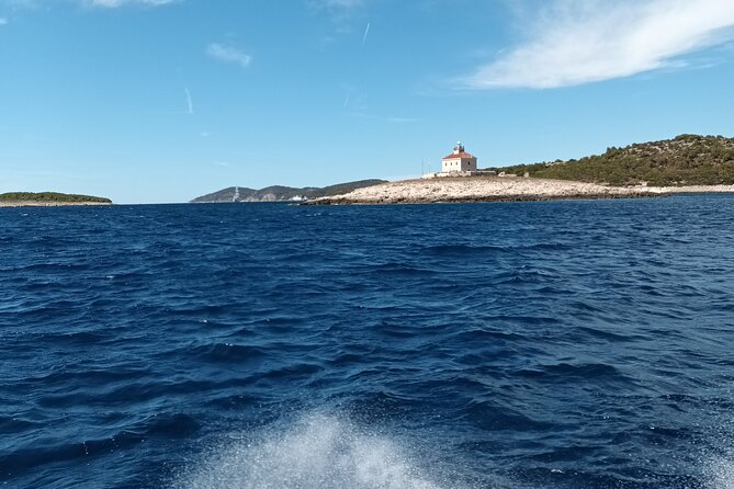 BLUE CAVE & 5 islands tour from Hvar - Speedboat travel from Hvar to the outer islands
