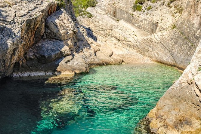 Blue cave group tour with swimming and snorkelling from Hvar - Stiniva Cove and the cliffs of Vis
