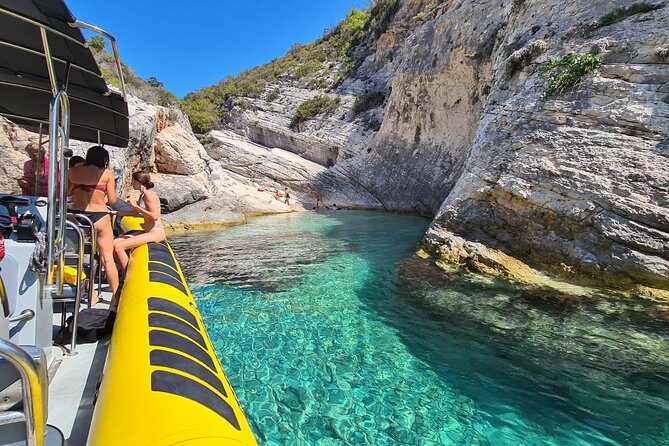 Blue cave & Hvar, 5 islands speed boat tour with unique boats from Split - What the skipper adds to the experience