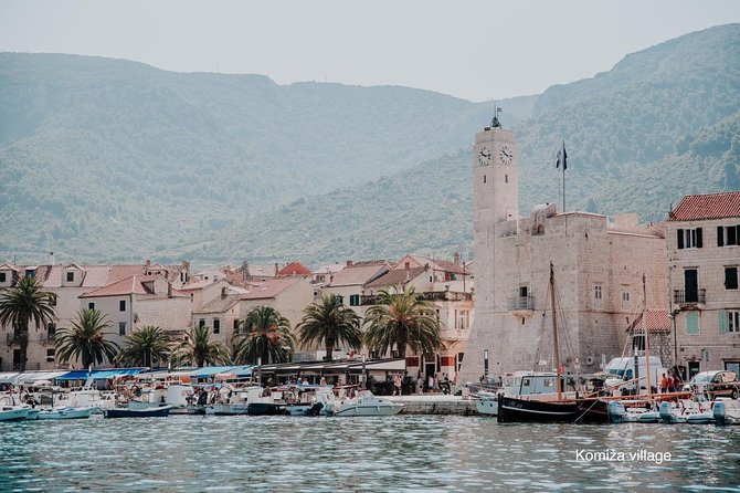 Blue cave, Mamma Mia and Hvar, 5 islands speedboat tour - Guides, safety, and the rough-water question