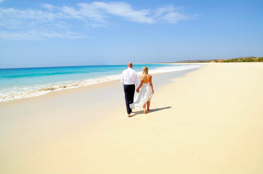 Boa Vista: Santa Monica, Dunes, Caves and Village 4x4 Tour - Into the Viana desert and its bright white sand